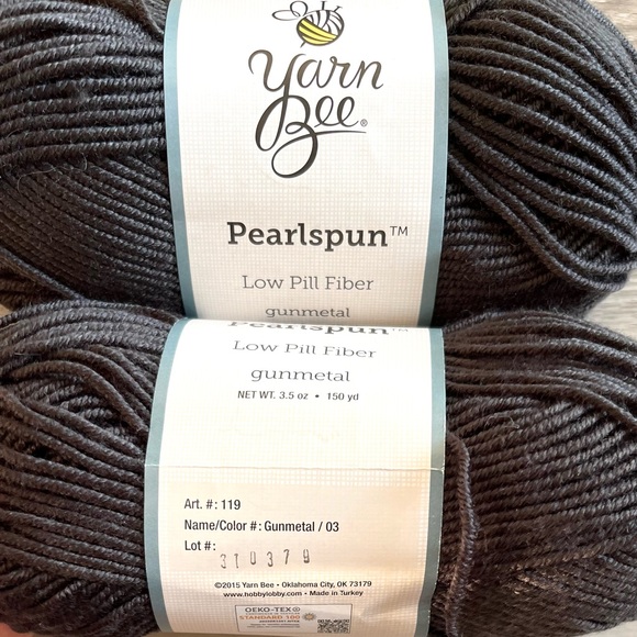 x2 Skeins of Yarn - Picture 2 of 3